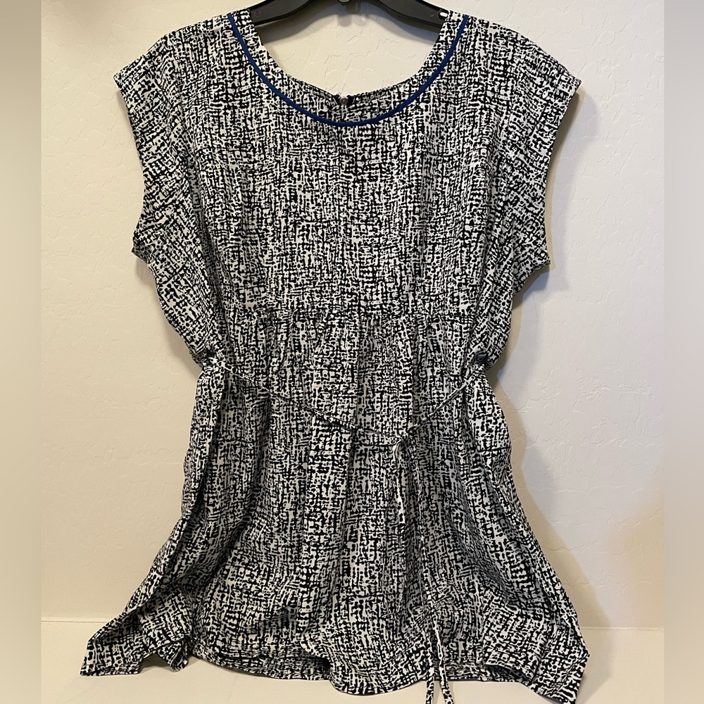 Motherhood Maternity Black and White Top - XL